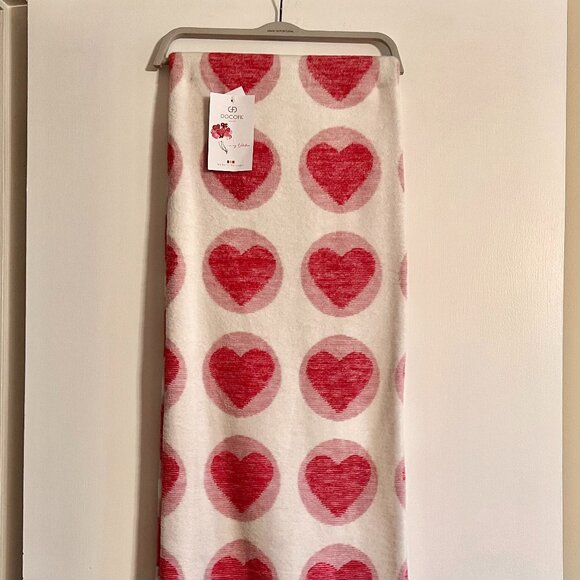 Docofil Reversible Blanket Valentines Day Hearts, Pink and White, 51"x67" NWT - Picture 1 of 7